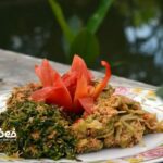 ANGLUR - Makanan tradisional dari bahan utama manggrove pendamping ini menjadi makanan khas pesisiran. Disajikan sebagai urab anglur atau yang lebih akrab dikenal makanan sayur dari dedaunan dimasak dengan penambahan kelapa, dicampur bumbu tradisional dan disajikan sebagai makanan pendamping.